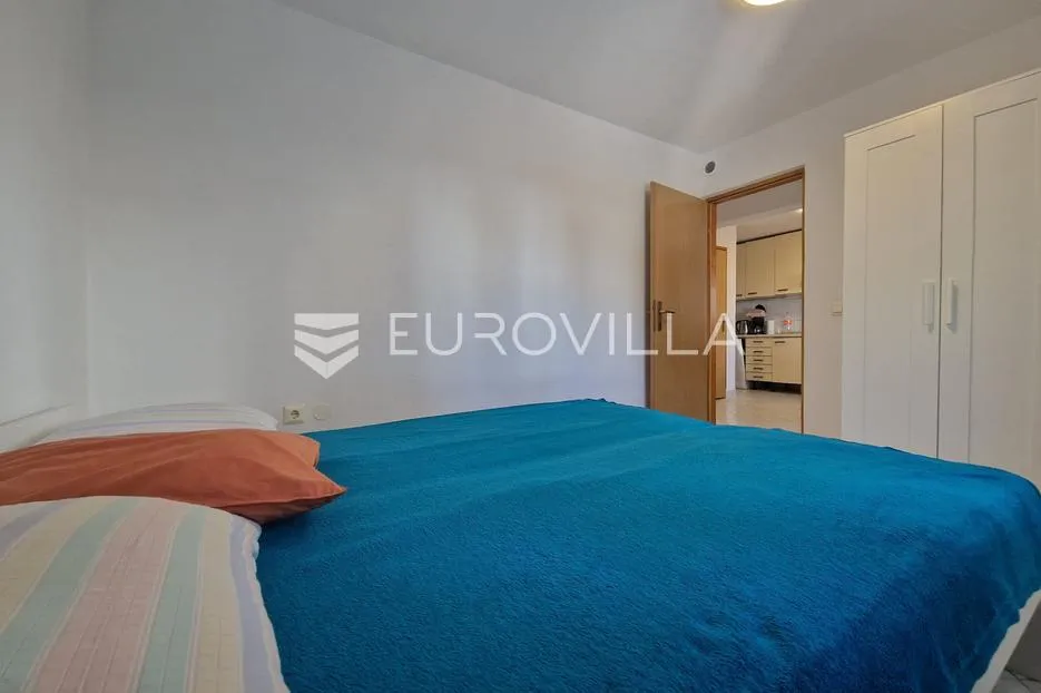vir, samostojeća katnica s dva apartmana - slika 17