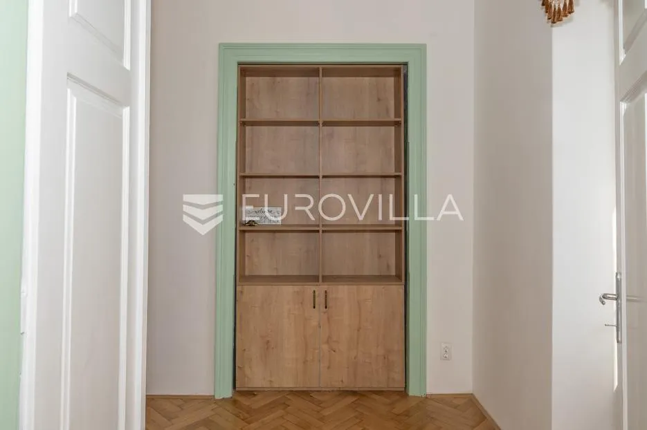 rijeka, centar, prostrani dvosoban stan 84 m², balkon - slika 4