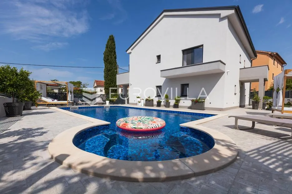 Malinska, prekrasna vila s 3 stambene jedinice, bazen, pogled na more - Malinska, Malinska-Dubašnica