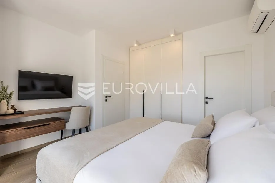 kaštel stari, moderna vila s lijepim pogledom - slika 15