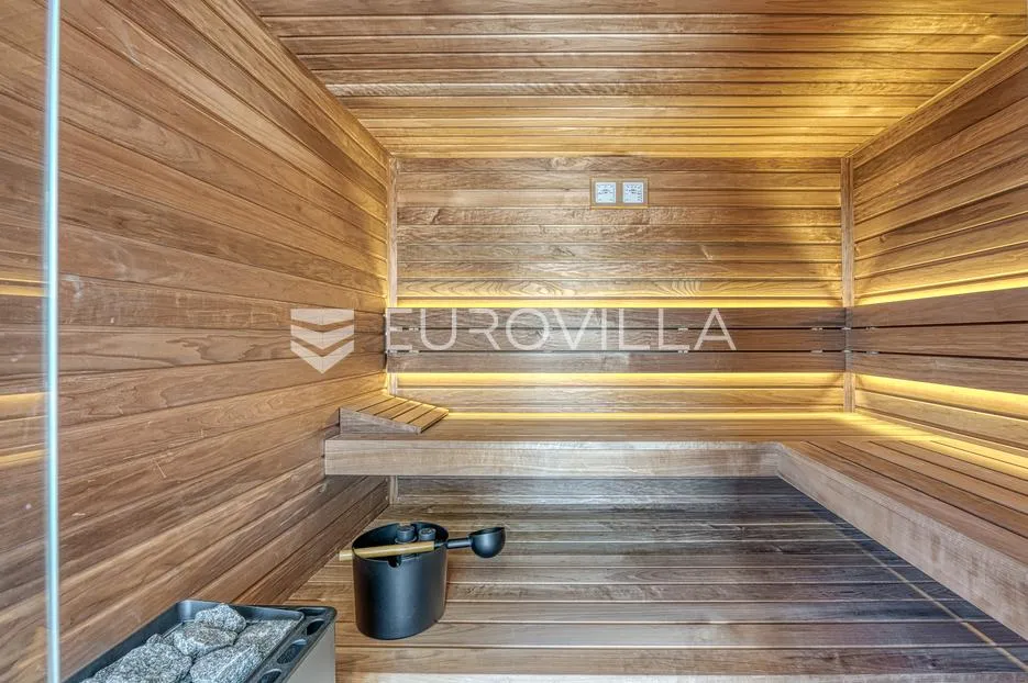istra, labin, šumber, unikatna samostojeća villa na velikoj okućnici s pogledom - slika 56