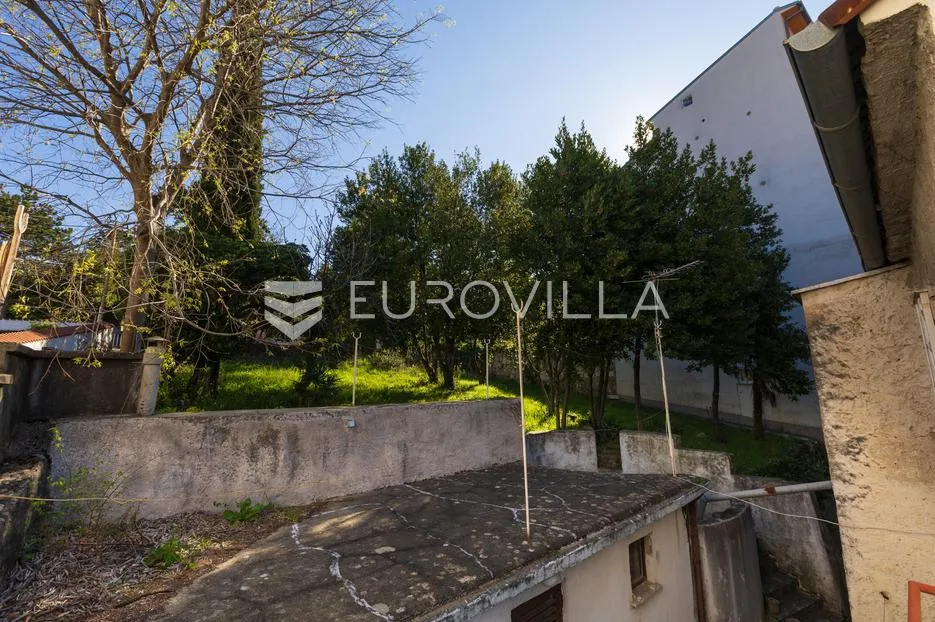 selce, centar, građevinsko zemljište 727 m² na izuzetnoj lokaciji, samo 30 m od mora - slika 6