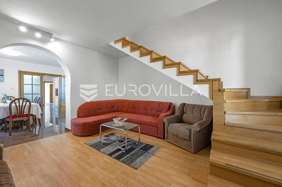 skradin, dubravice, kuća sa 7 apartmana i velikim bazenom, 760 m² - slika 14