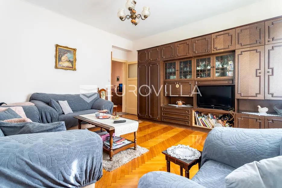split, bačvice, trosoban stan na odličnoj lokaciji, 105m2 - slika 3