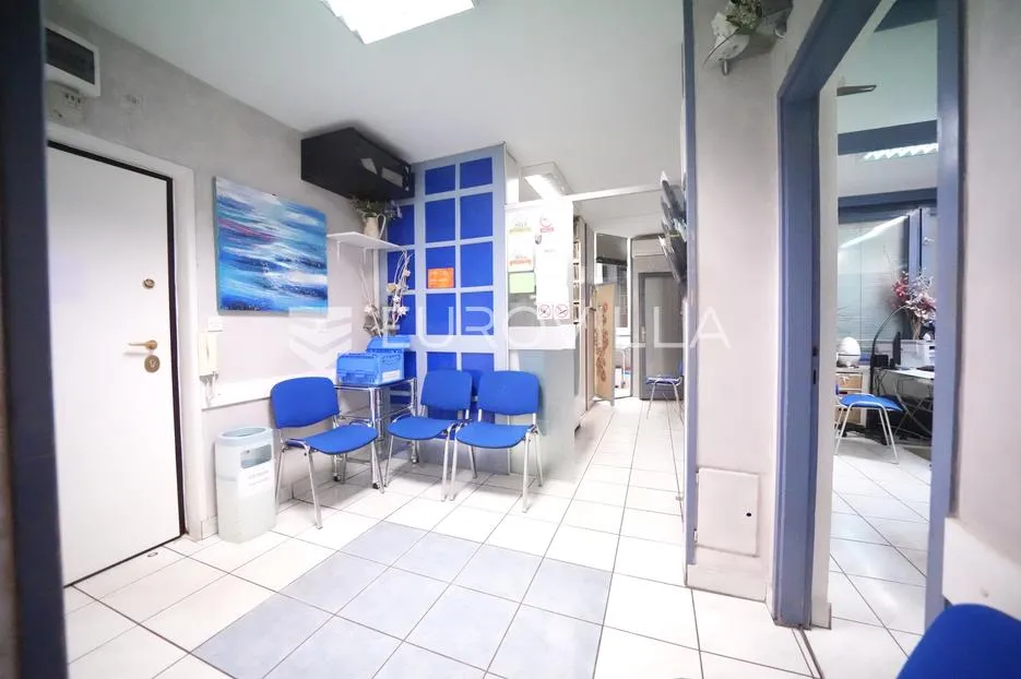 zadar, brodarica, dvosoban stan na odličnoj lokaciji, trenutno ordinacija - slika 2