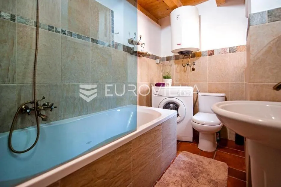 istra, rovinj, apartman na prvom katu nkp 39,95 m2 na 100 metara od mora - slika 5