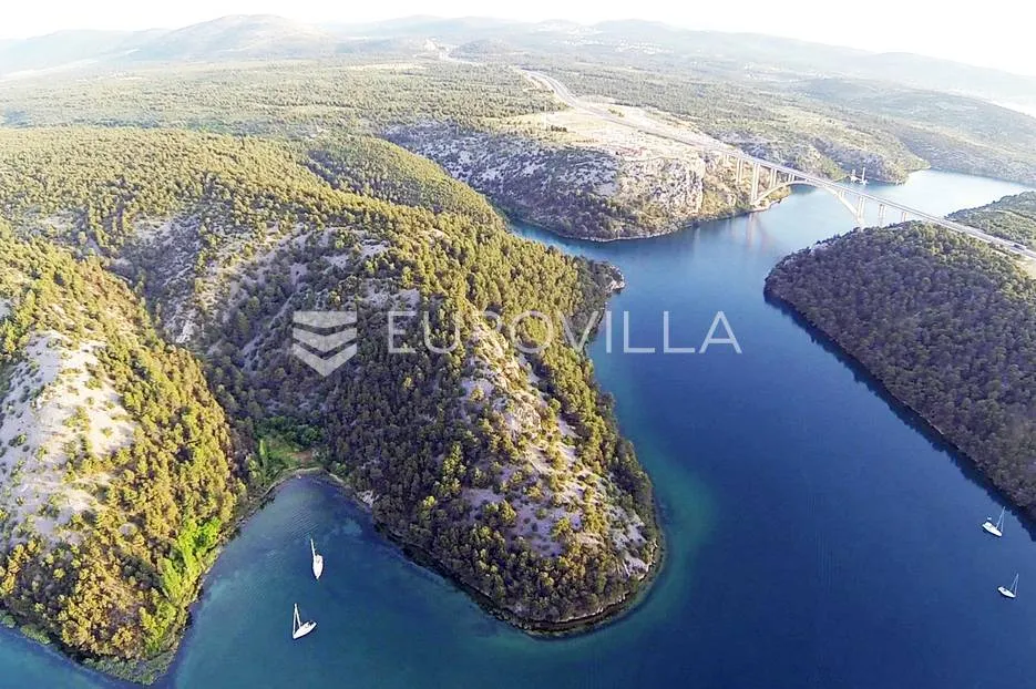 šibenik, krka, atraktivno građevinsko zemljište unutar nacionalnog parka - slika 2
