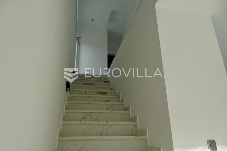 malinska, miholjice, obiteljska villa, 153,53 m², s bazenom i pogledom na more - slika 9