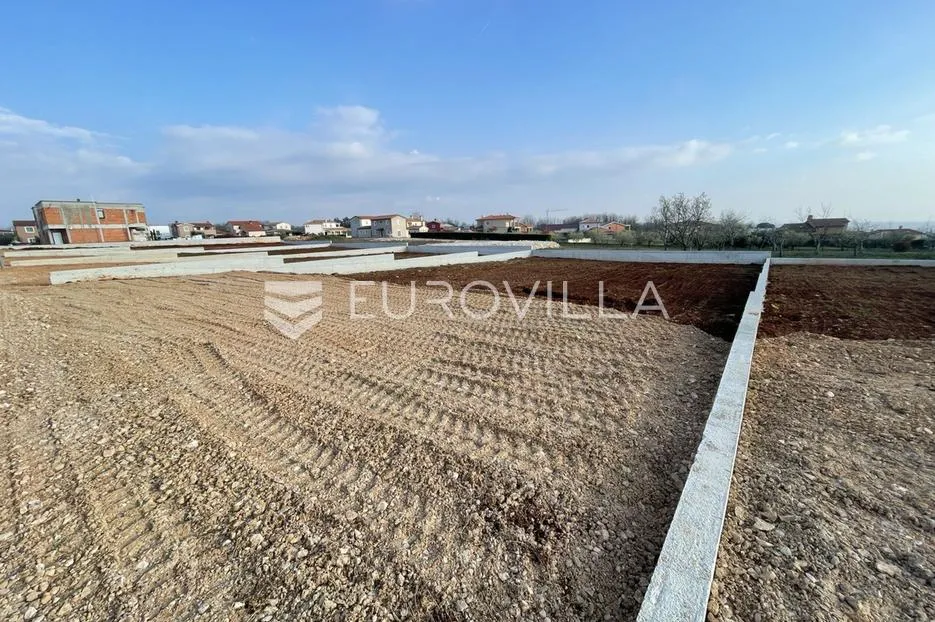 istra, kaštelir, građevinsko zemljište 809m2 s projektom i pravomoćnom građevinskom dozvolom - slika 9