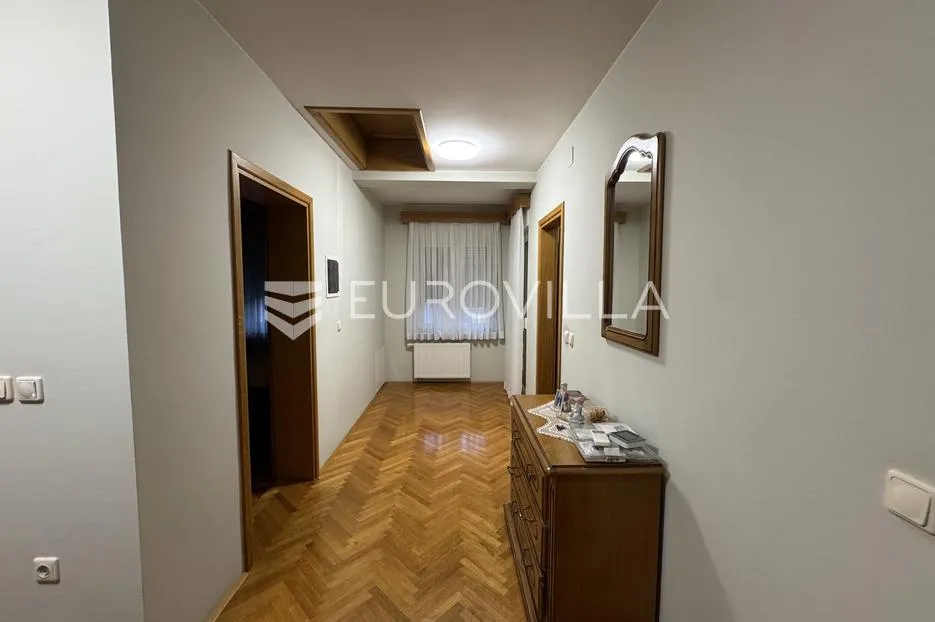 đakovo, centar, luksuzna kuća 470 m2 na izuzetnoj lokaciji - slika 16