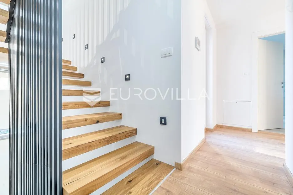 zagreb, mlinovi, luksuzan četverosoban stan 152 m² u duplex kući s garažom - slika 5