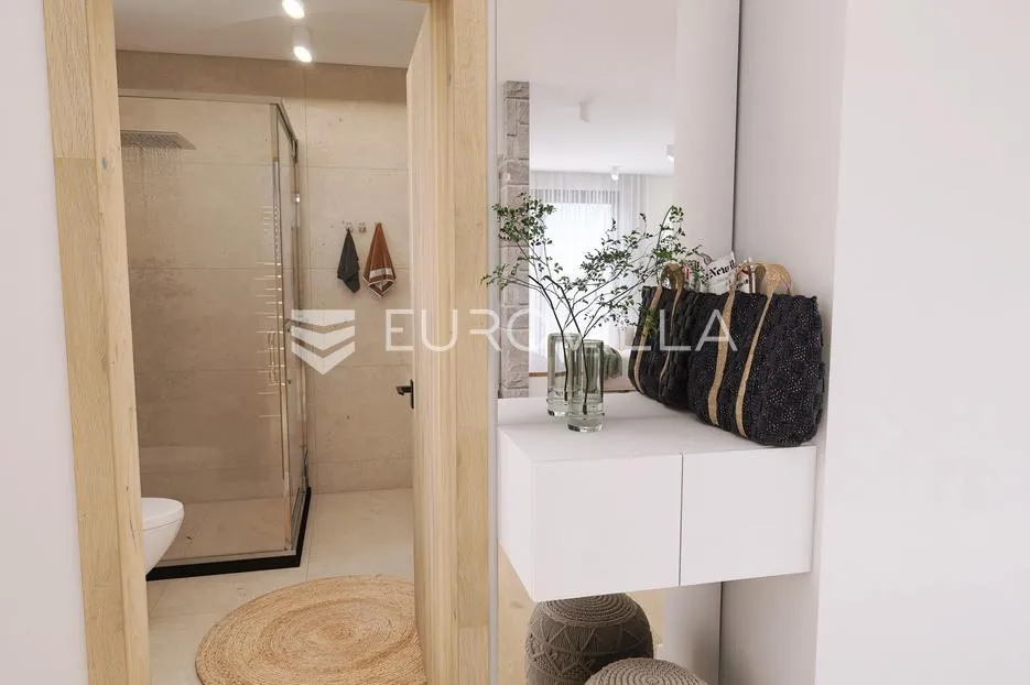 zagreb, bijenik, odlično zemljište 699 m² s građevinskom dozvolom - slika 27
