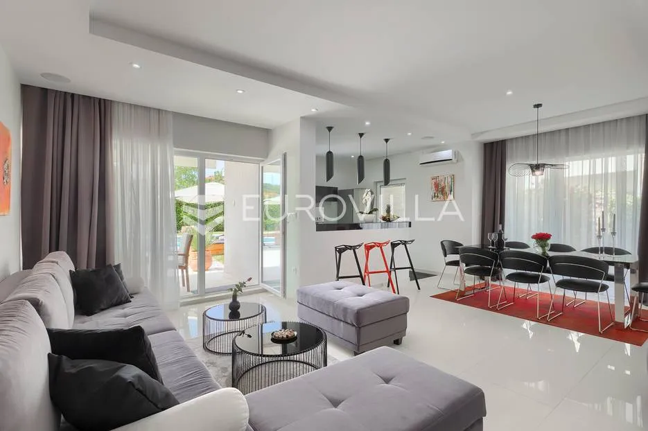 rovinj, rovinjsko selo, prekrasna villa s wellnessom i bazenom, 224 m² - slika 47