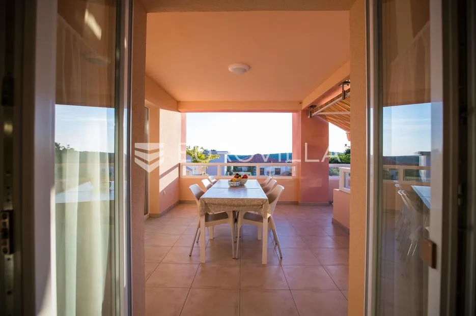 rab, barbat, dvosoban stan 200 m od mora 93 m² - slika 14
