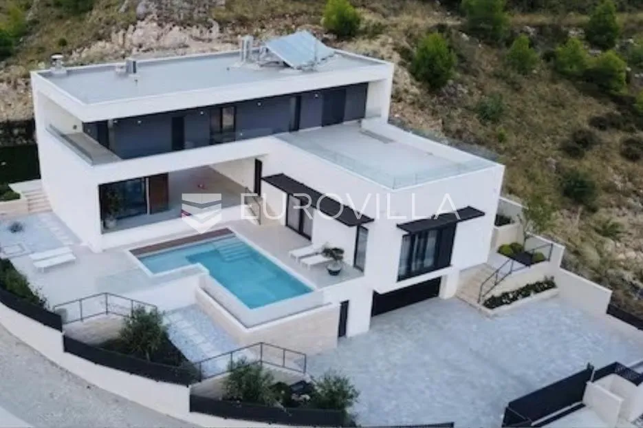 split, klis vila s bazenom garažom te gostinjskom kućom sve s pogledom na more - slika 1