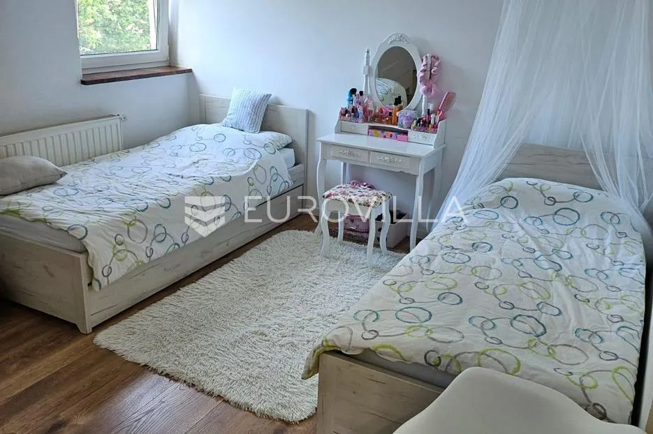 varaždin, banfica dvoetažni trosoban stan površine 83,70 m² - slika 11