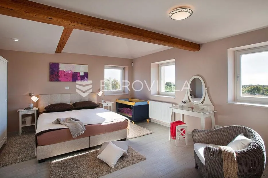 istra, svetvinčenat, vila s bazenom nkp 270 m2 - slika 17