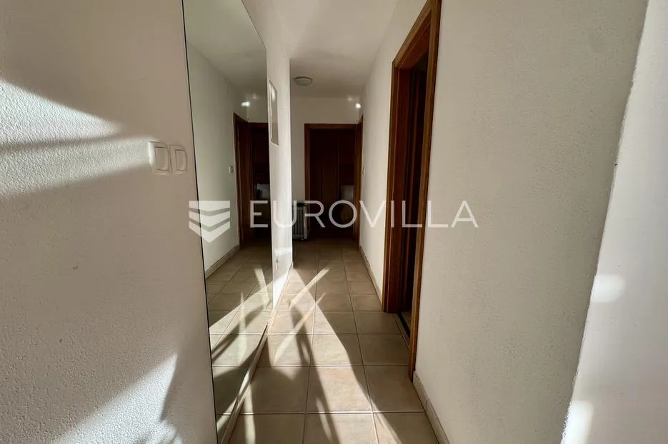jadranovo, odličan stan 47 m² s dva balkona, 380 m od mora - slika 14