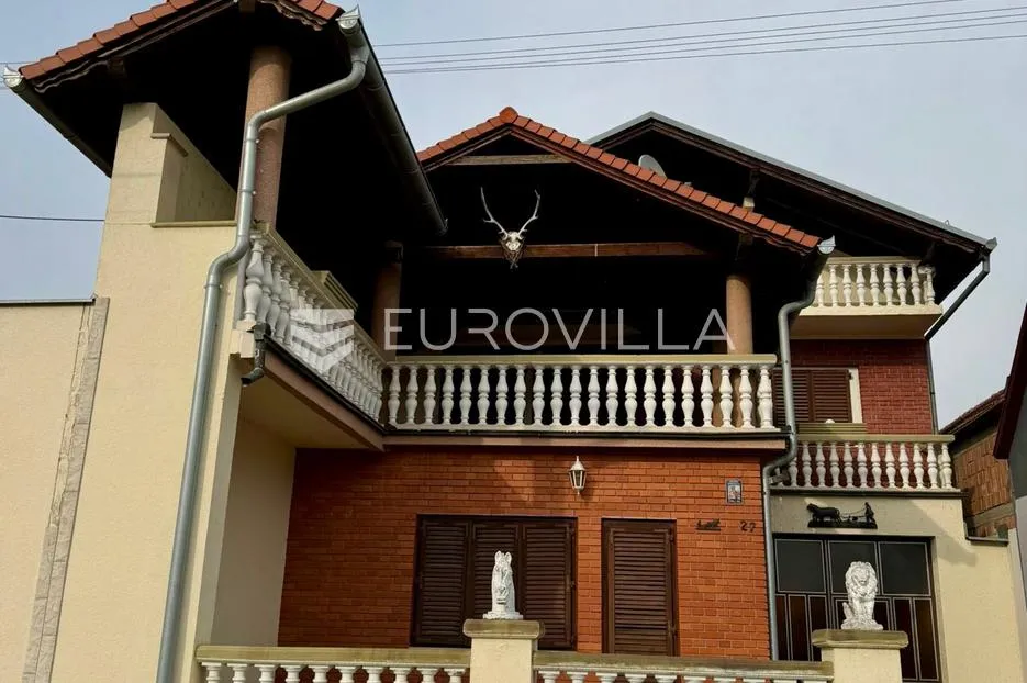 kruševica, prostrano obiteljsko imanje s kućom, gospodarskim zgradama i velikim šljivikom - slika 2