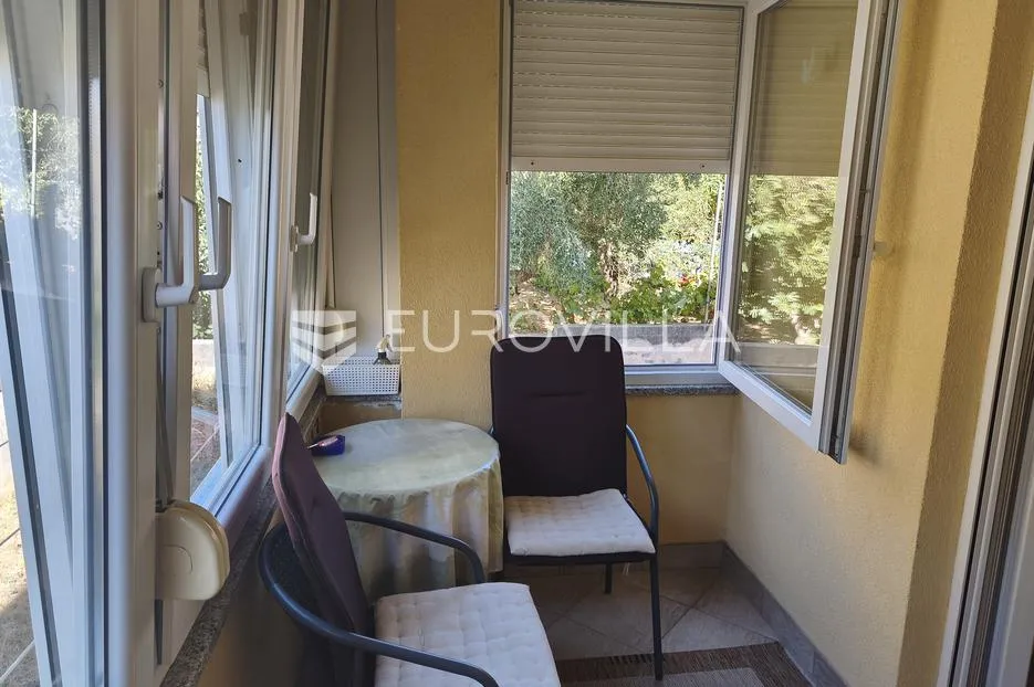 zadar, belafuža, namješten stan od 66 m² - slika 11