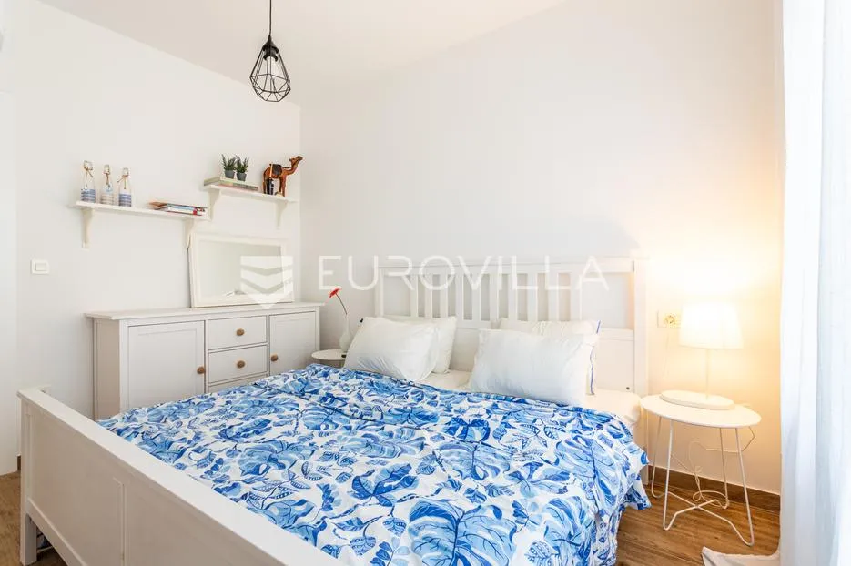 betina, prekrasan trosoban stan s bazenom i pogledom na more, 112,75 m² - slika 13