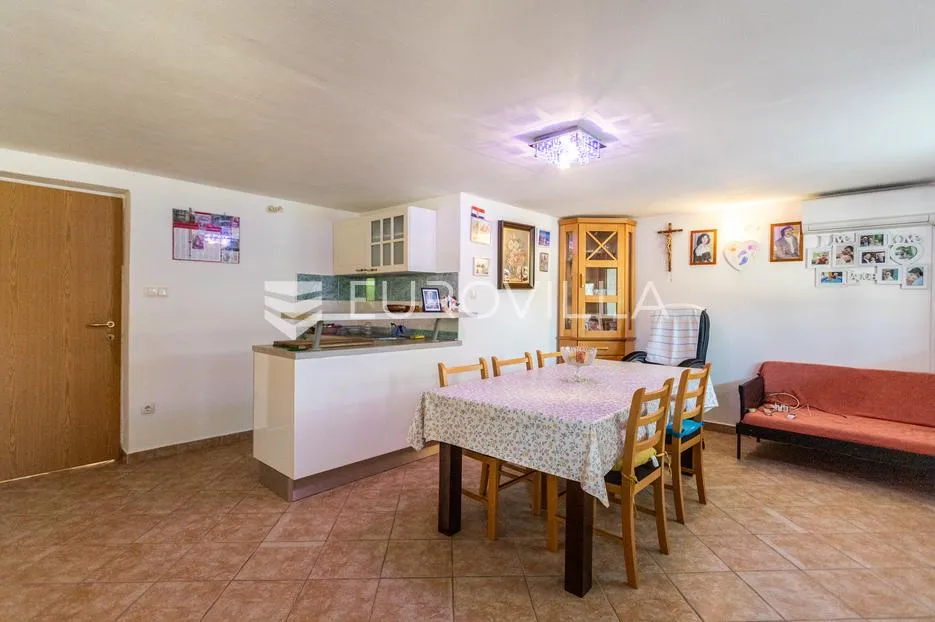 split, kamen, samostojeća kuća ukupne bruto površine 492 m² - slika 31