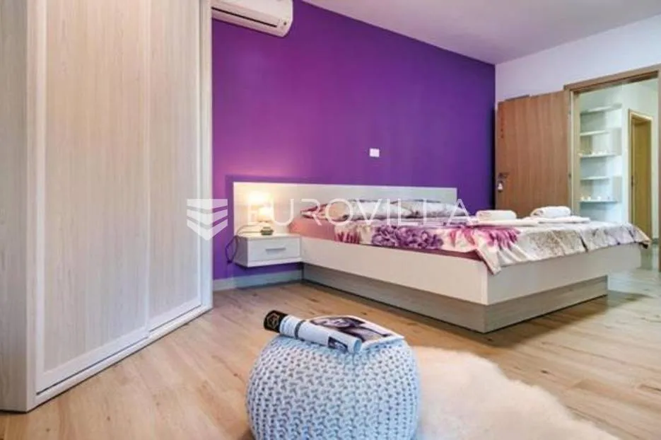 pula, apartmanska kuća s bazenom na uređenoj okućnici, 350 m od mora - slika 35