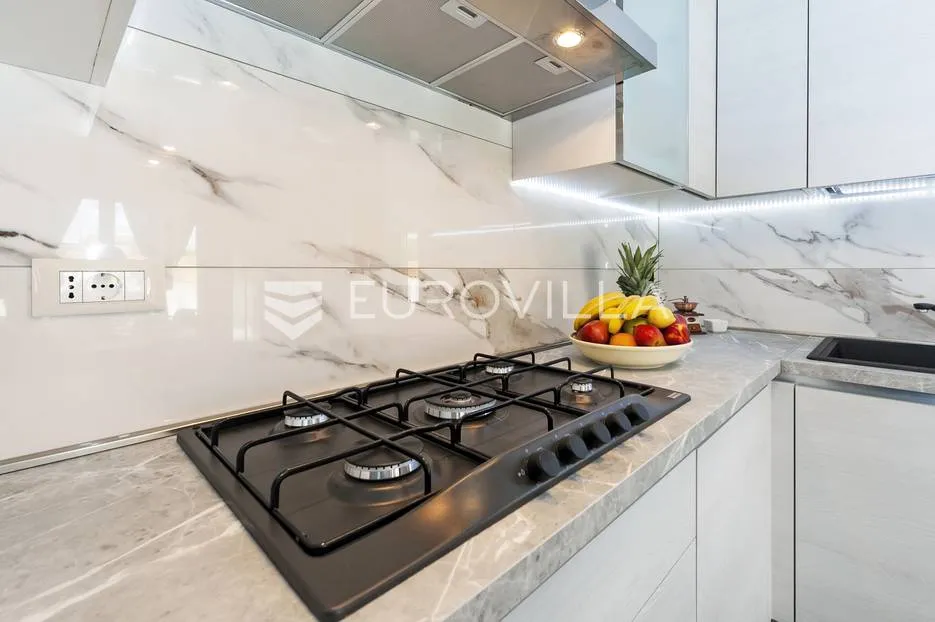 rovinj, šira okolica rovinja posebna samostojeća kuca 200 m² - slika 8