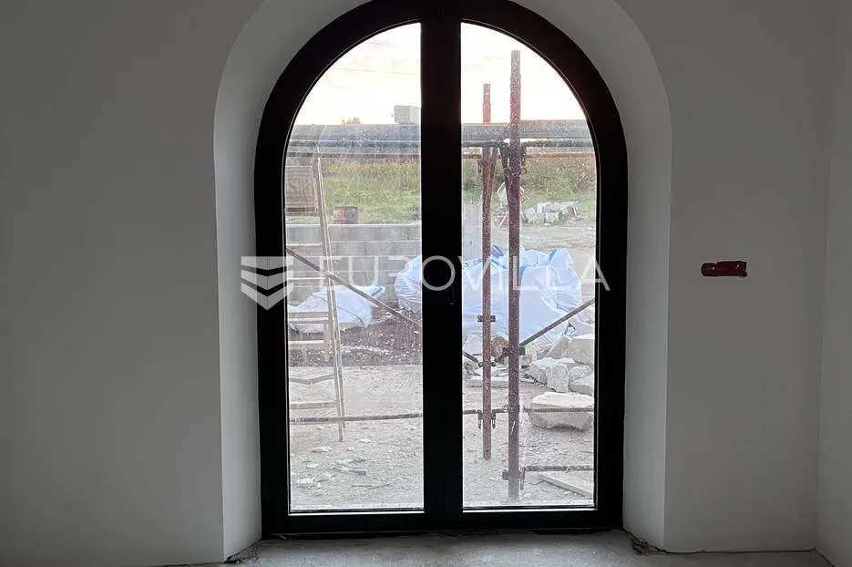 okolica poreča, dvojna kamena kuća s bazenom - slika 15
