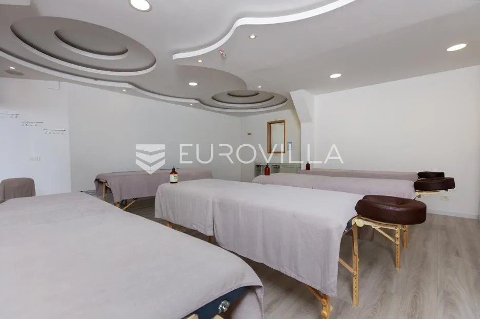 opatija, volosko, reprezentativan poslovni prostor, terasa 100 m² - slika 11