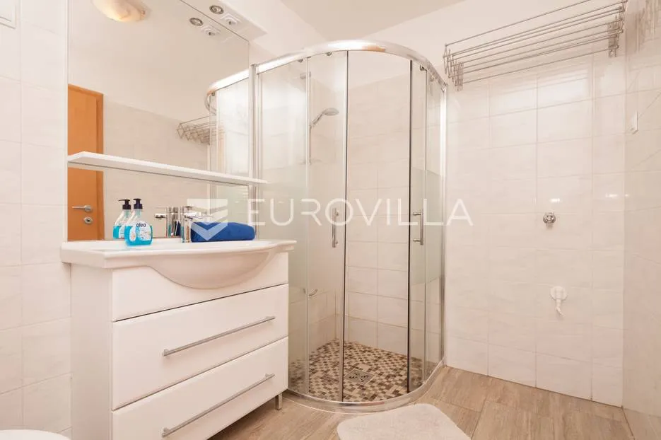 istra, banjole, prostrana stambeno poslovna kuća za odmor, 750 m², parcela 1370 m² - slika 64