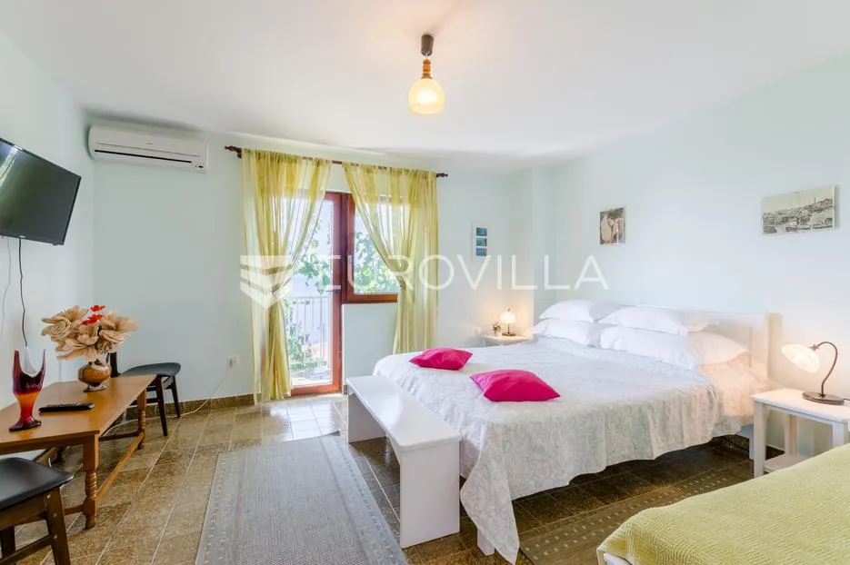 omiš, marušić, prekrasna apartmanska kuća - slika 22