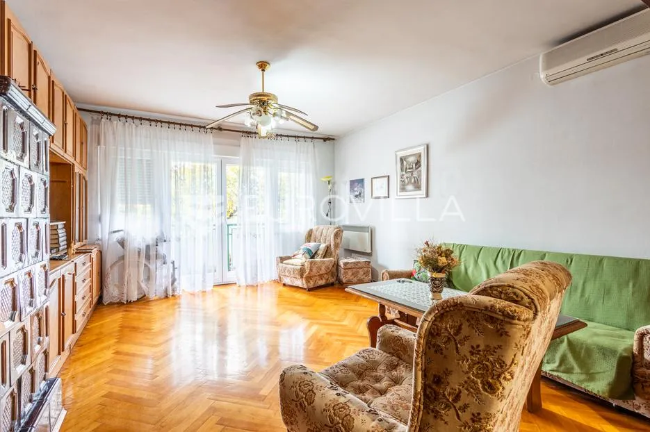 trogir, komforan jednosobni stan ukupne površine 71 m² - slika 2