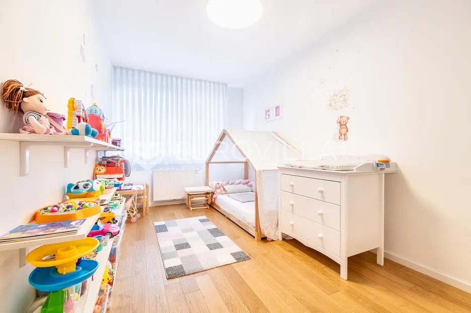 zagreb, vrapče, bolnička, luksuzan četverosoban stan s vrtom 140 m², garaža - slika 8
