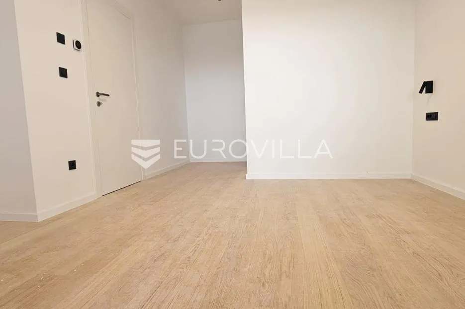 kaštel stari penthouse 102 m² s pogledom na more, garaža s ostavom direkno lift u stan - slika 7