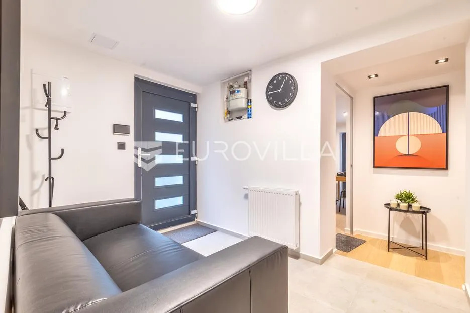 zagreb, šestinski dol, novouređena moderna kuća 179 m² - slika 14