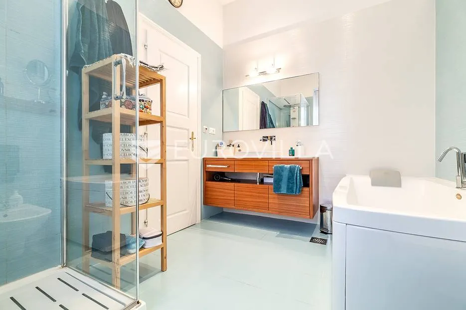 zrinjevac prekrasan četverosoban stan 200 m² za najam - slika 7