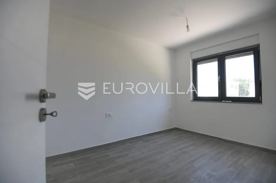 zadar, zaton, trosoban stan s krovnom terasom, 50 m od mora - slika 21