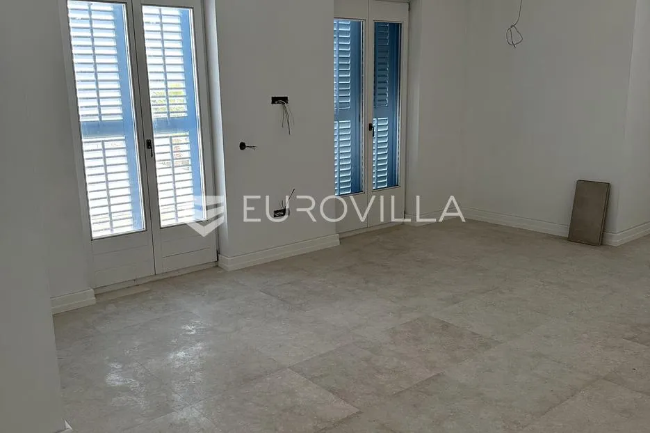 otok pašman, dobropoljana, klasična kamena vila u prvom redu do mora - slika 23