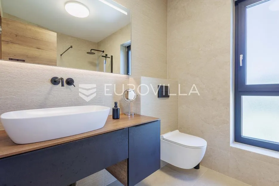 istra, medulin, eksluzivna vila s bazenom i panoramskim pogledom na more - slika 23