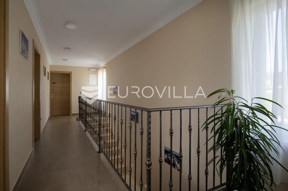 sukošan, debeljak, prekrasna villa s bazenom na mirnoj lokaciji - slika 16