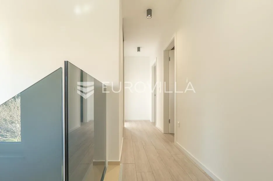 zadar, privlaka, moderna vila s bazenom, novogradnja, 300m od mora - slika 8