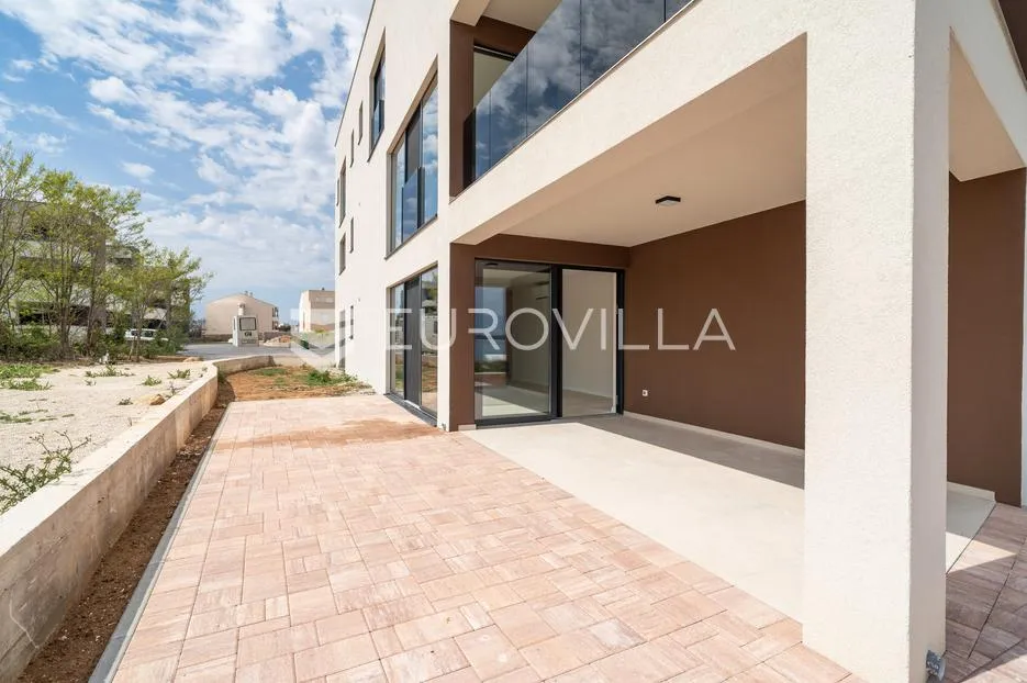 zadar, privlaka, luksuzni dvosoban stan 1. red do mora, 107,60 m² - slika 13