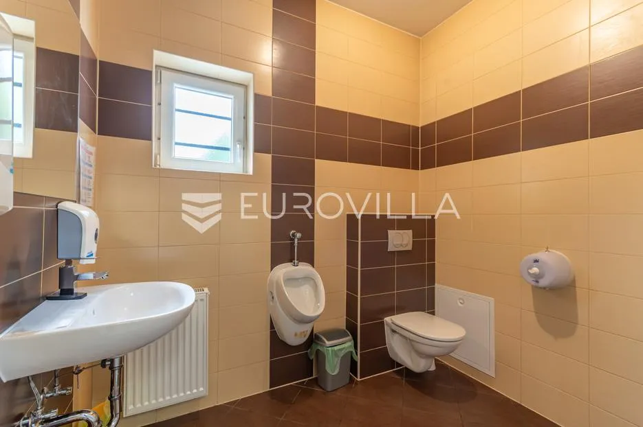 varaždin, centar, atraktivan poslovni prostor površine 228 m² - slika 12