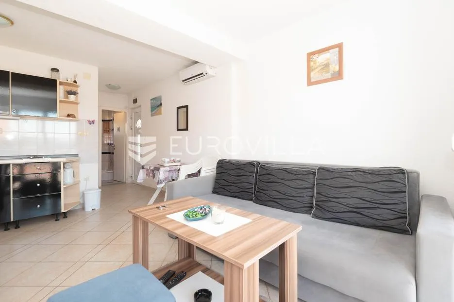 rogoznica, apartmanska kuća sa sedam stambenih jedinica, pogledom na more i rogoznicu - slika 4