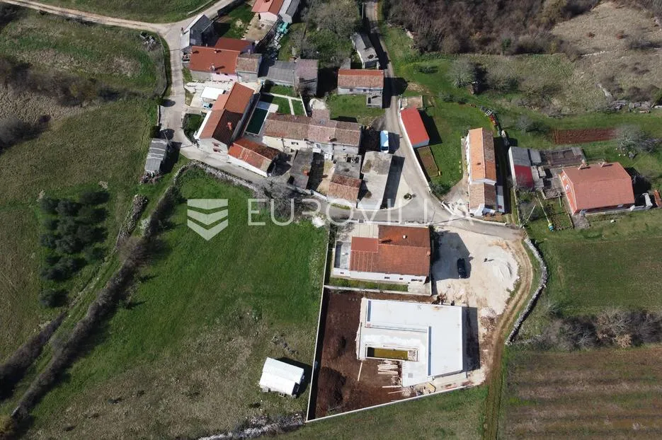 istra, žminj, kvalitetna nova prizemna kuća na mirnoj lokaciji s bazenom 42 m², 145 m² - slika 14