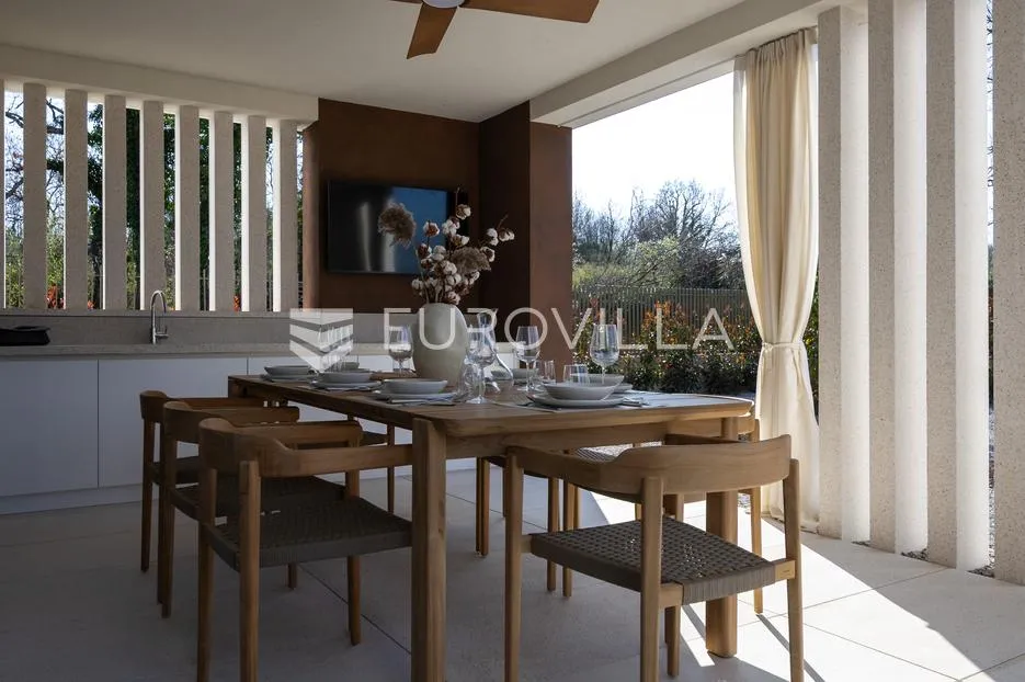 istra, labin, vrhunska moderna villa d, grijani bazen 48 m², 2365 m² uređene okućnice - slika 74