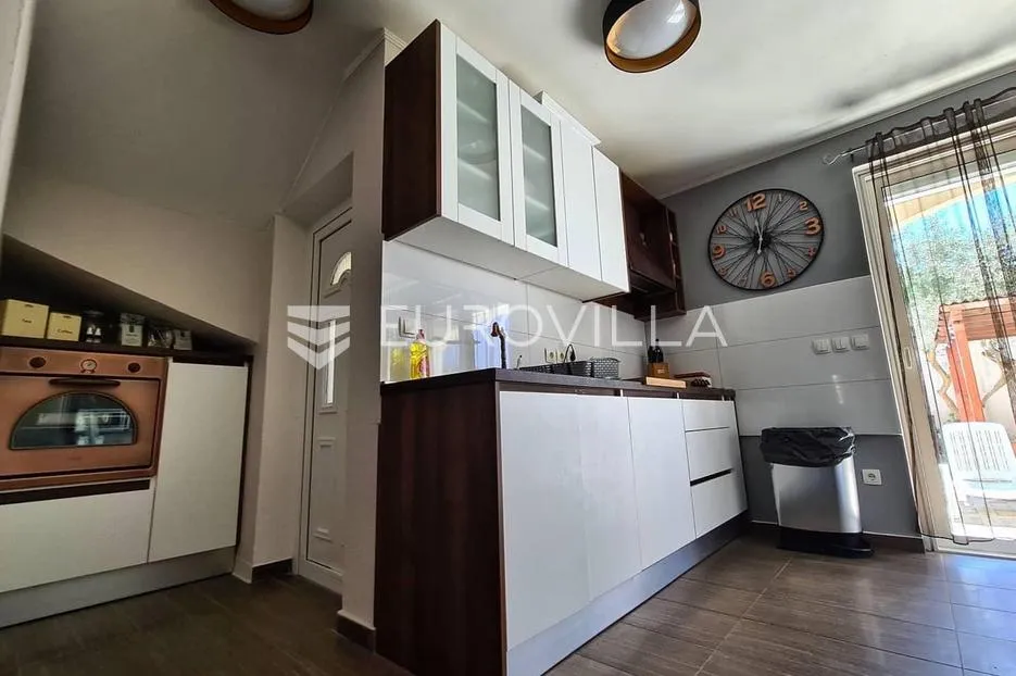 zadar, privlaka, moderna kuća sa tri apartmana u blizini mora - slika 7