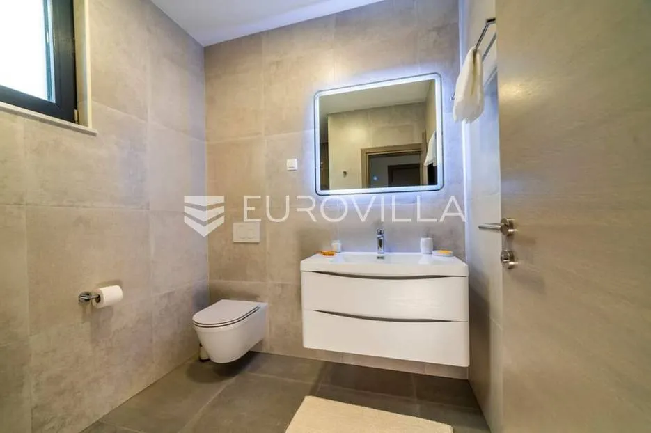 istra, poreč, vila s bazenom i vrtom - slika 24