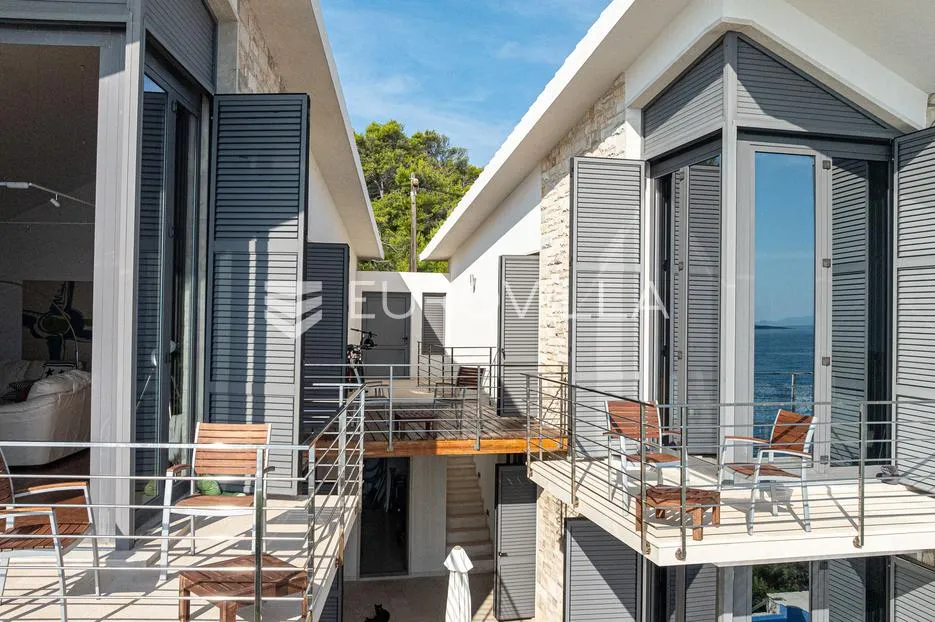otok korčula, vela luka, villa prvi red uz more - slika 8